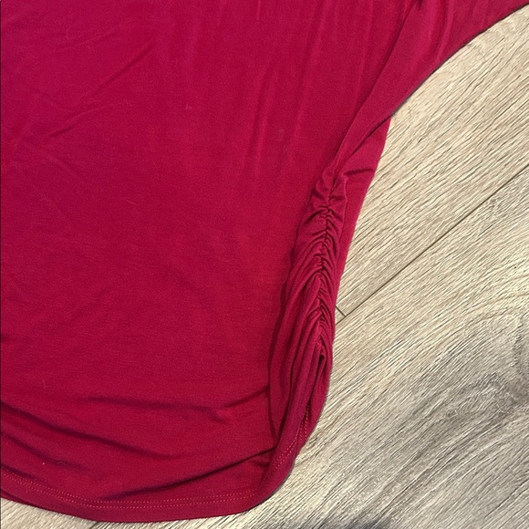 Women's Wine colored Dolman Sleeve Tunic Top with Side Ruching Size M - Picture 7 of 7